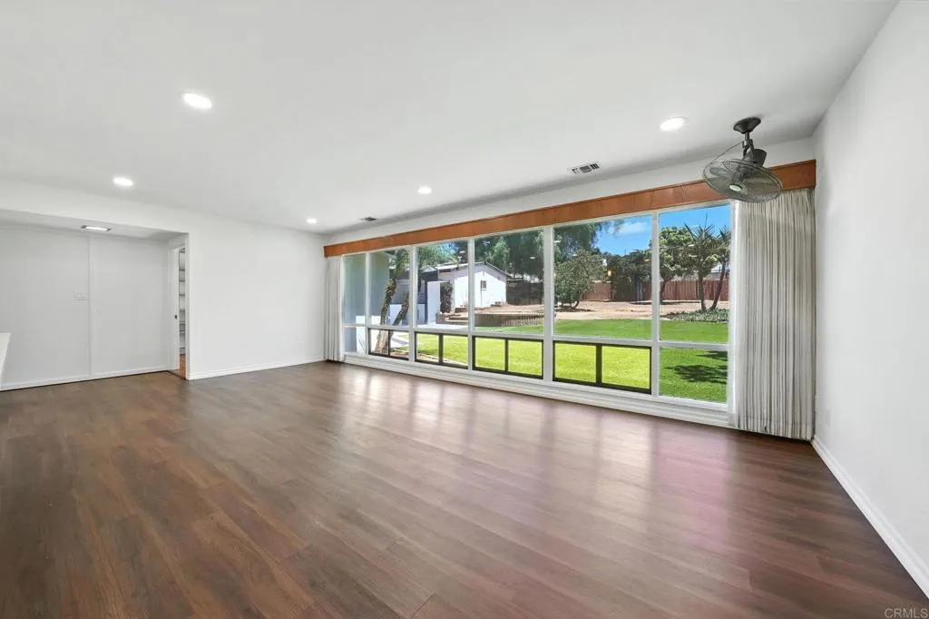 https://cdn.realtyfeed.com/cdn/127/306505873/7aa9829ea4f28d66f2016ad99f75c61f.webp