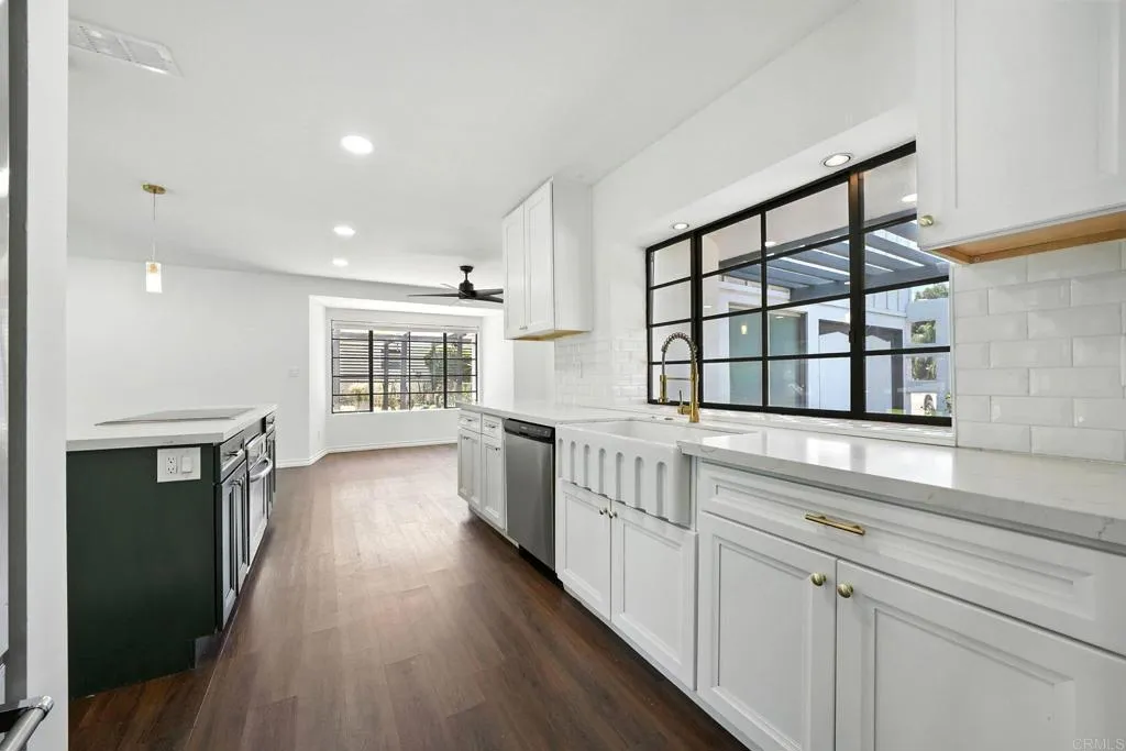 https://cdn.realtyfeed.com/cdn/127/306505873/b51ef6633a52ef54e82e6cf4ffddedcc.webp