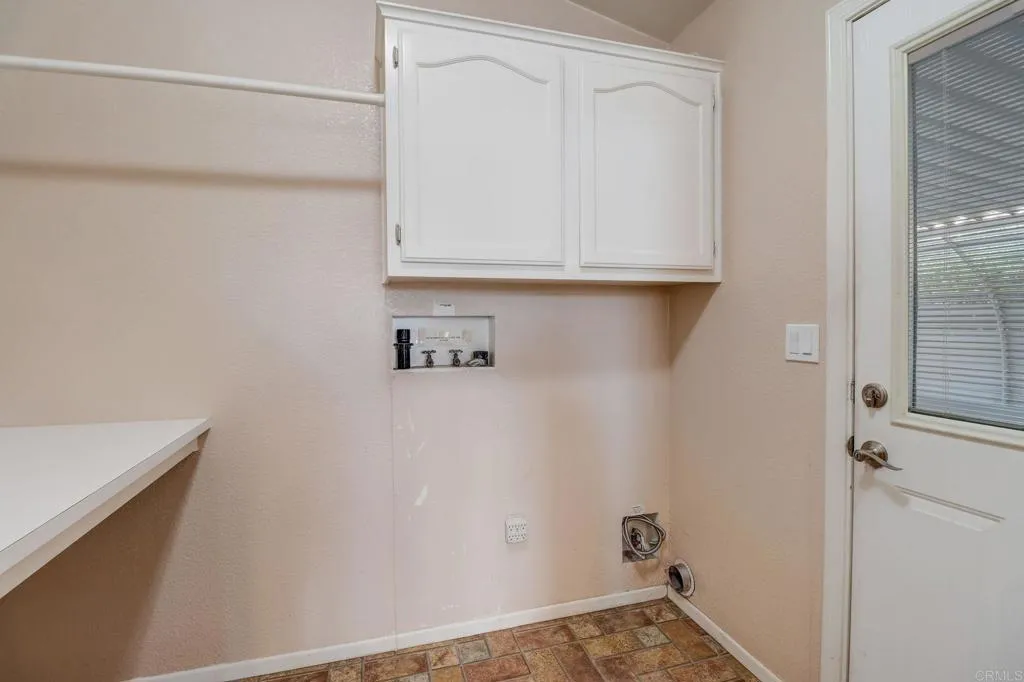 https://cdn.realtyfeed.com/cdn/127/306506008/5c0f32c4497297f72051b98dc2de5fd1.webp
