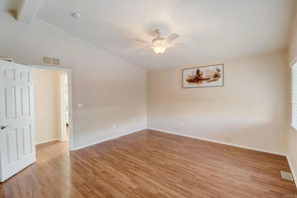 https://cdn.realtyfeed.com/cdn/127/306506008/6bccb91b78cc89708fb6f2114176f818.webp