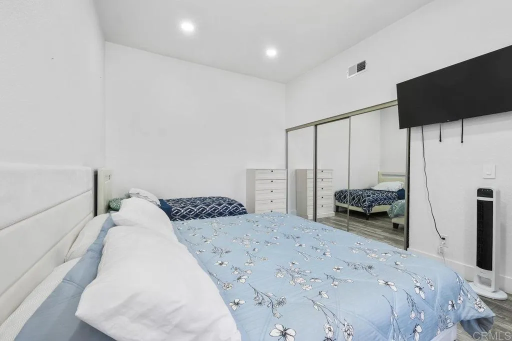 https://cdn.realtyfeed.com/cdn/127/306506009/630c137cc4cdee0f222b843fdda0794d.webp