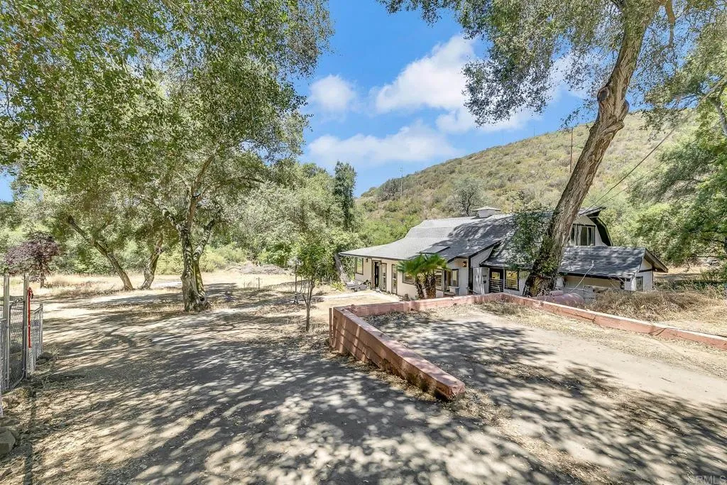 https://cdn.realtyfeed.com/cdn/127/306506072/3b3abc59b91b54b3979d600e14893874.webp