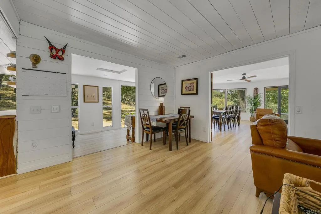 https://cdn.realtyfeed.com/cdn/127/306506072/562d637434eab9ea4bef6343cd2acb4b.webp