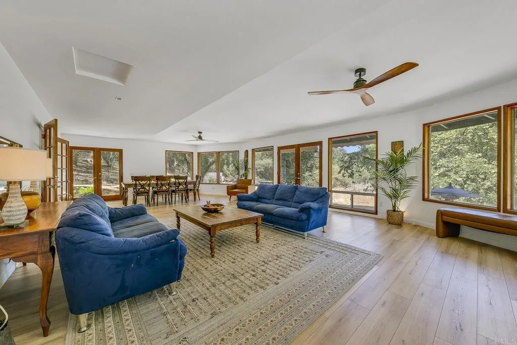 https://cdn.realtyfeed.com/cdn/127/306506072/565bfda9e9ee9ee8ee0d6b7010ef60a6.webp