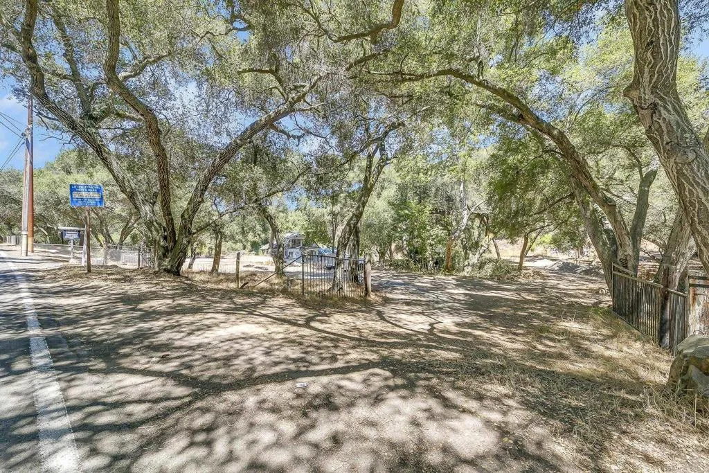 https://cdn.realtyfeed.com/cdn/127/306506072/6ceabcf6921026c8f82da43114e14e74.webp
