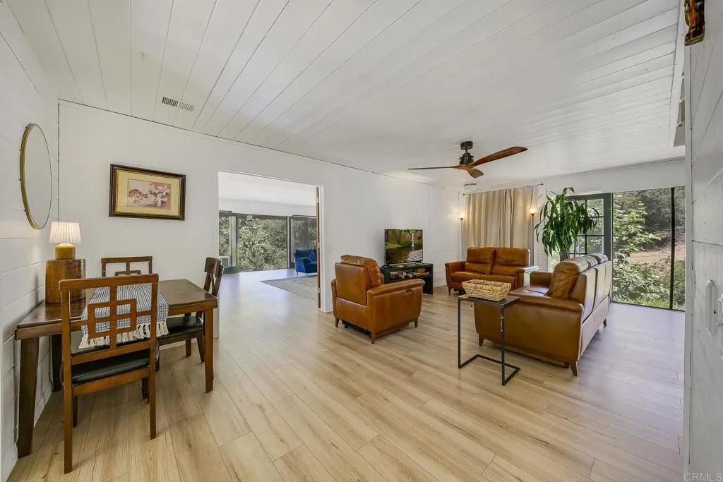 https://cdn.realtyfeed.com/cdn/127/306506072/9ae8ad0d1fd1ebea262cf196e9ef7499.webp
