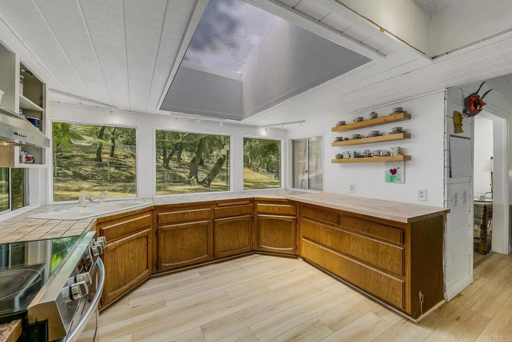 https://cdn.realtyfeed.com/cdn/127/306506072/e09286c52668c43164ca5117a64eccd4.webp