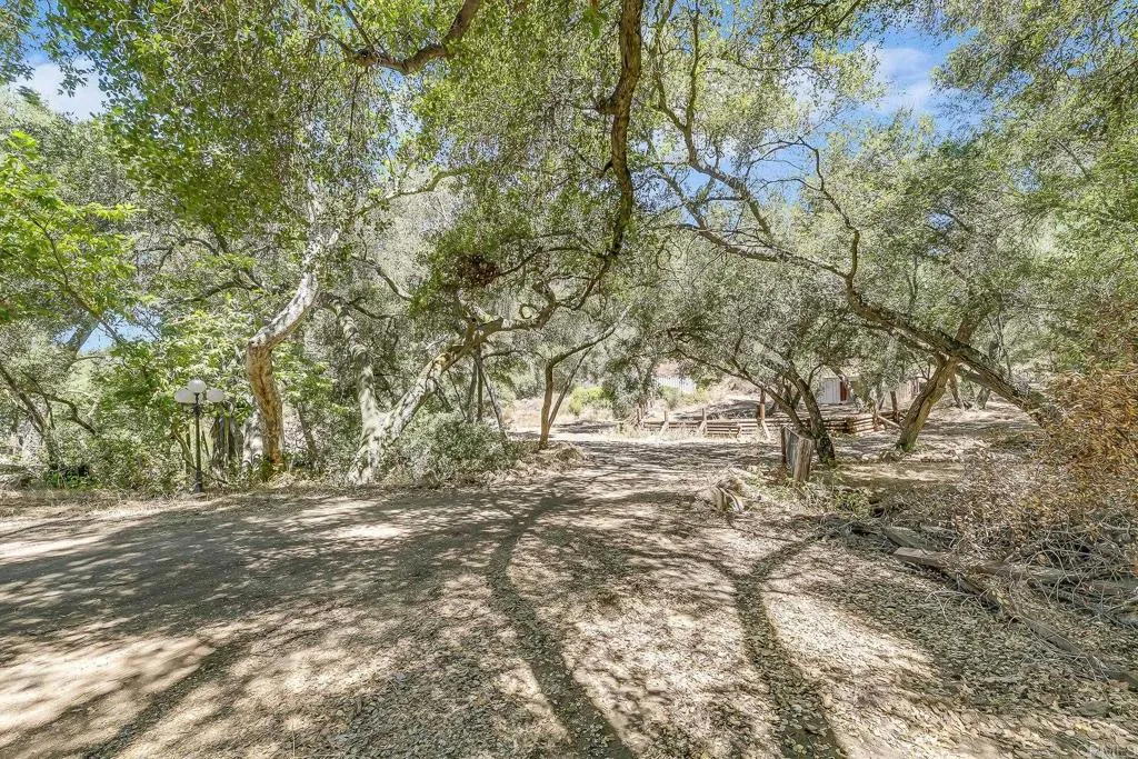 https://cdn.realtyfeed.com/cdn/127/306506072/ee62aba3b4848d6e023f7ec93862a6b8.webp