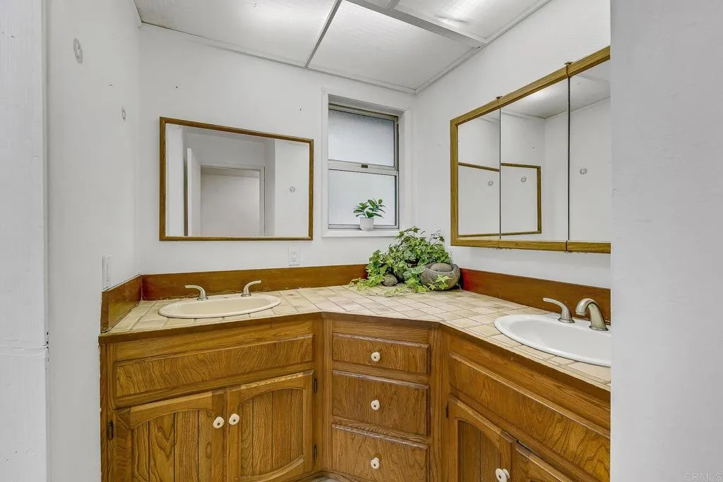 https://cdn.realtyfeed.com/cdn/127/306506072/f1561813f59e2d5d5515064ce79d8d6c.webp