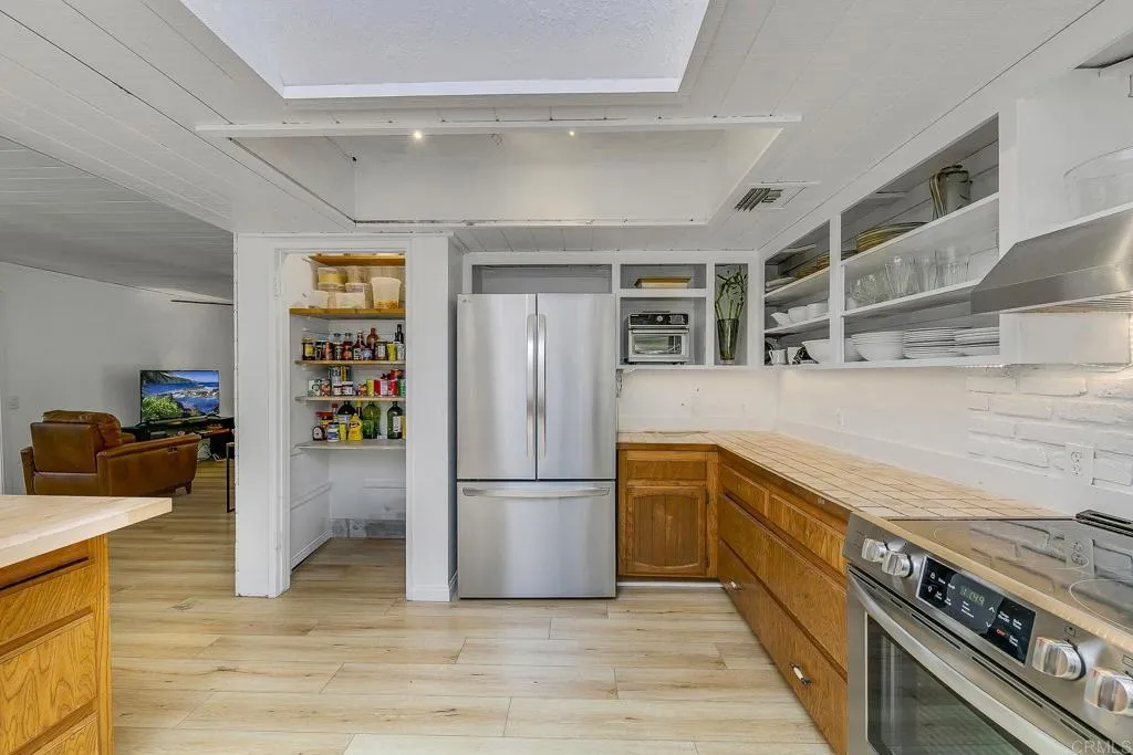 https://cdn.realtyfeed.com/cdn/127/306506072/fc2bb4483a6a58f042e2b5f7ec337eb4.webp