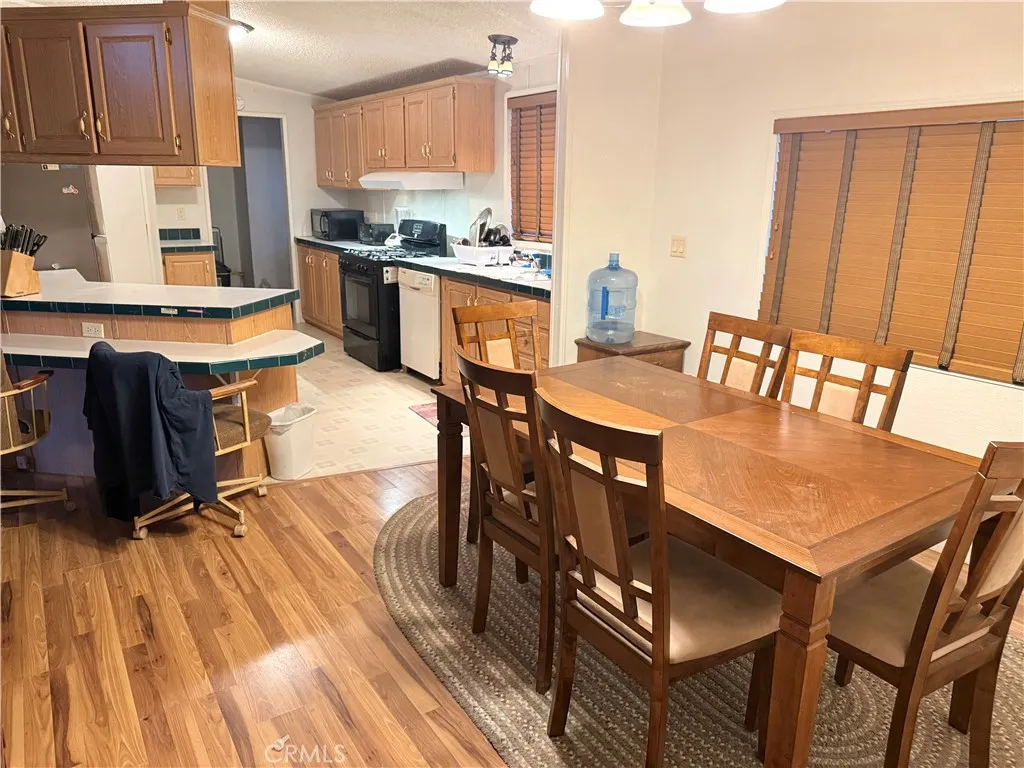 33511 Sierra Drive Unit 1/2, , CA 93244 - Photo 2 of 35, CA