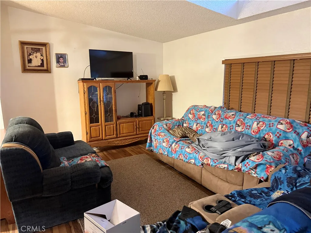 33511 Sierra Drive Unit 1/2, , CA 93244 - Photo 5 of 35, CA