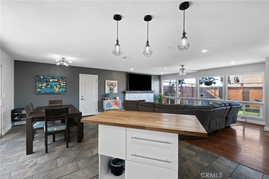 https://cdn.realtyfeed.com/cdn/127/306506268/3840897bd9eb616f2e8c463ab2790fc8.webp