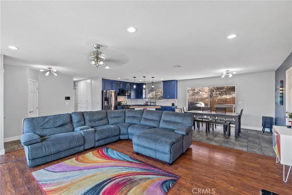https://cdn.realtyfeed.com/cdn/127/306506268/b550b8411a7368fb8634474964117695.webp