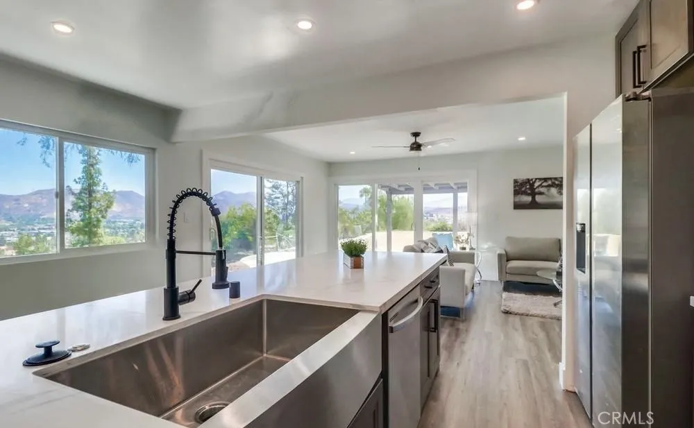 https://cdn.realtyfeed.com/cdn/127/306506270/15afe1f3fa73fba86cc4352f14e7719c.webp