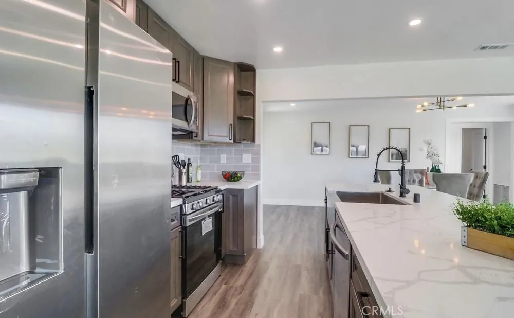 https://cdn.realtyfeed.com/cdn/127/306506270/51380a8aa2036d4cc24d6591465fdbe4.webp