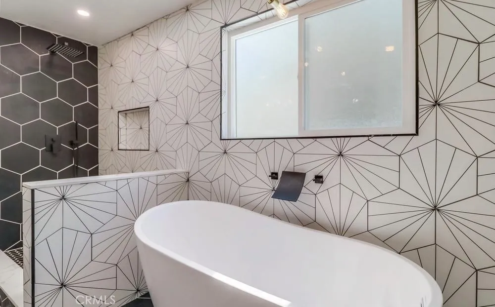 https://cdn.realtyfeed.com/cdn/127/306506270/553bfd89958a9919bffdcdded452c22c.webp