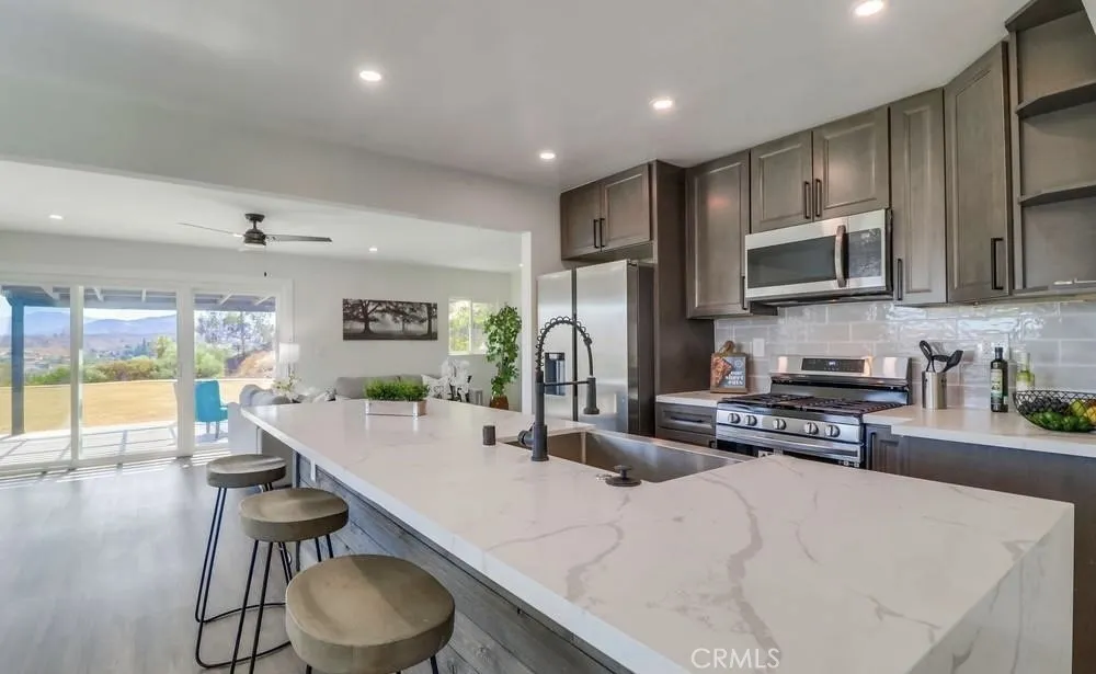 https://cdn.realtyfeed.com/cdn/127/306506270/8d8390853a9982644ff718ddbf2be282.webp