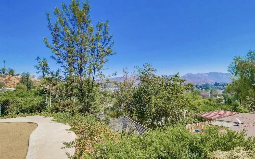 https://cdn.realtyfeed.com/cdn/127/306506270/aaeab18c38152148d1329c5b3b092920.webp