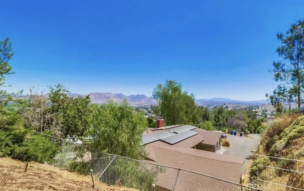 https://cdn.realtyfeed.com/cdn/127/306506270/dff95d05b8c105e13068a83715362da5.webp