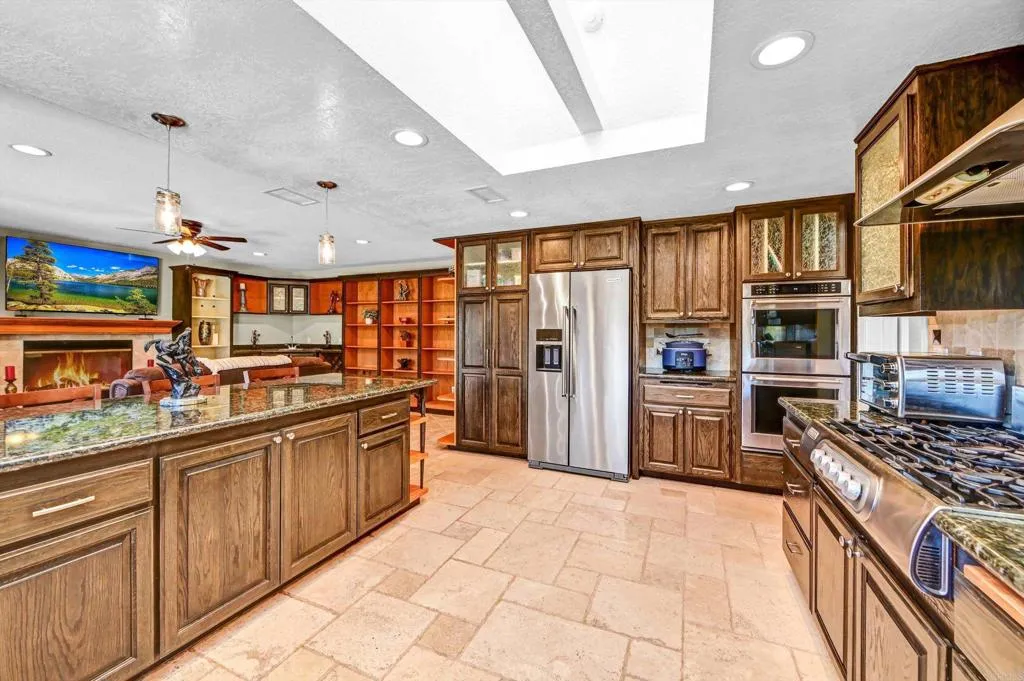 https://cdn.realtyfeed.com/cdn/127/306506336/14f1b6b37a7d8650ed443ee6b0a95321.webp