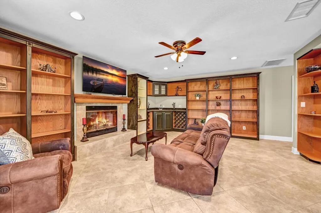 https://cdn.realtyfeed.com/cdn/127/306506336/59d8060b846775345f079598f7d9809a.webp