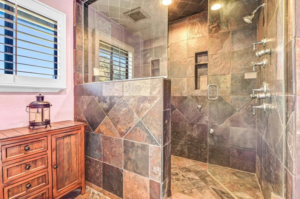 https://cdn.realtyfeed.com/cdn/127/306506336/67689a3c665a5a805c12a0e9cfe38568.webp