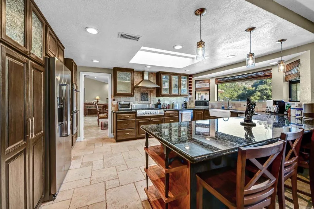 https://cdn.realtyfeed.com/cdn/127/306506336/8c4aa283ab8beb607e9b8bc600728b66.webp