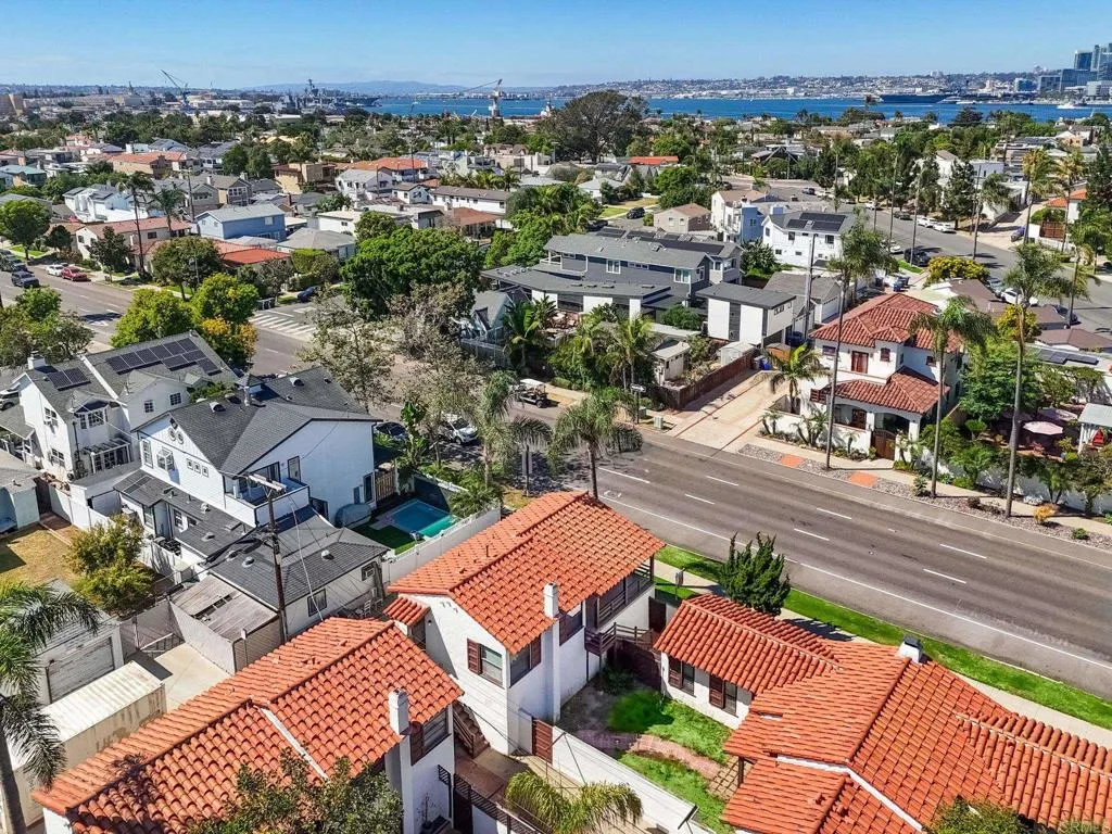 https://cdn.realtyfeed.com/cdn/127/306506340/3d38570bcae63ce7027a85716a12a420.webp
