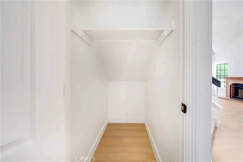 https://cdn.realtyfeed.com/cdn/127/306506672/f94f1afb513f0191e7719f0430ae69c6.webp