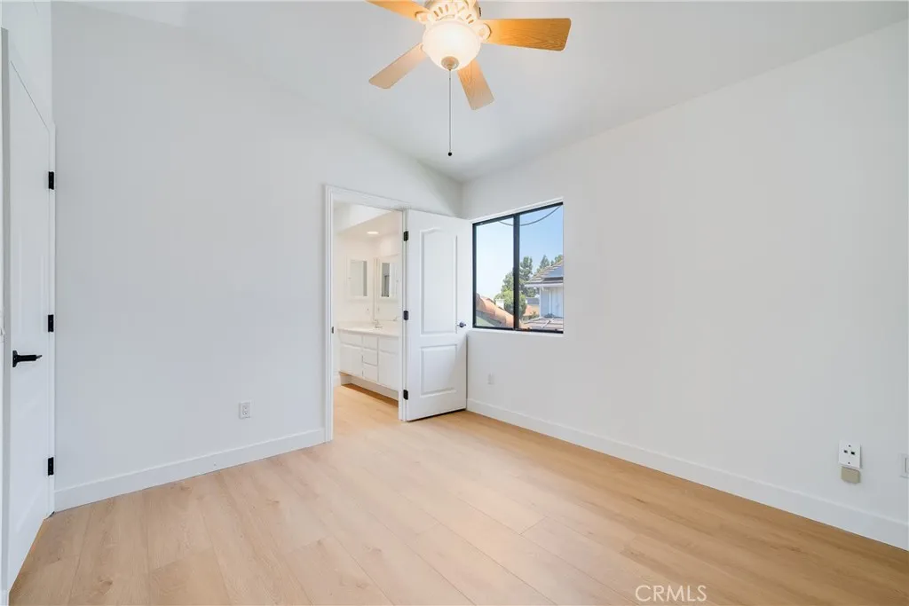https://cdn.realtyfeed.com/cdn/127/306506672/fbe7ca6ebd357c86533b6c1a1e8b6cf4.webp