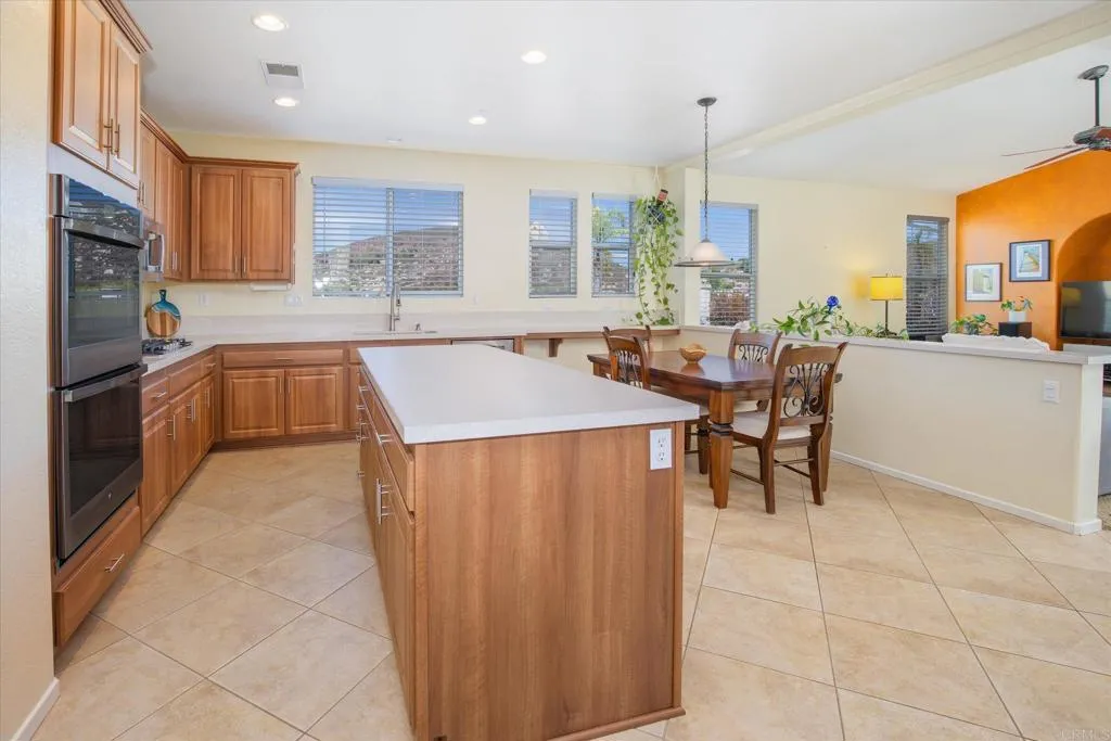 https://cdn.realtyfeed.com/cdn/127/306506688/6410edea9346f0249870e75e7ed9c2a1.webp