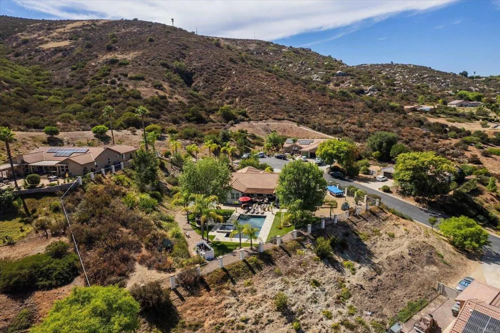 https://cdn.realtyfeed.com/cdn/127/306506688/90c33ed47879c006d5fca4b50f29de0b.webp