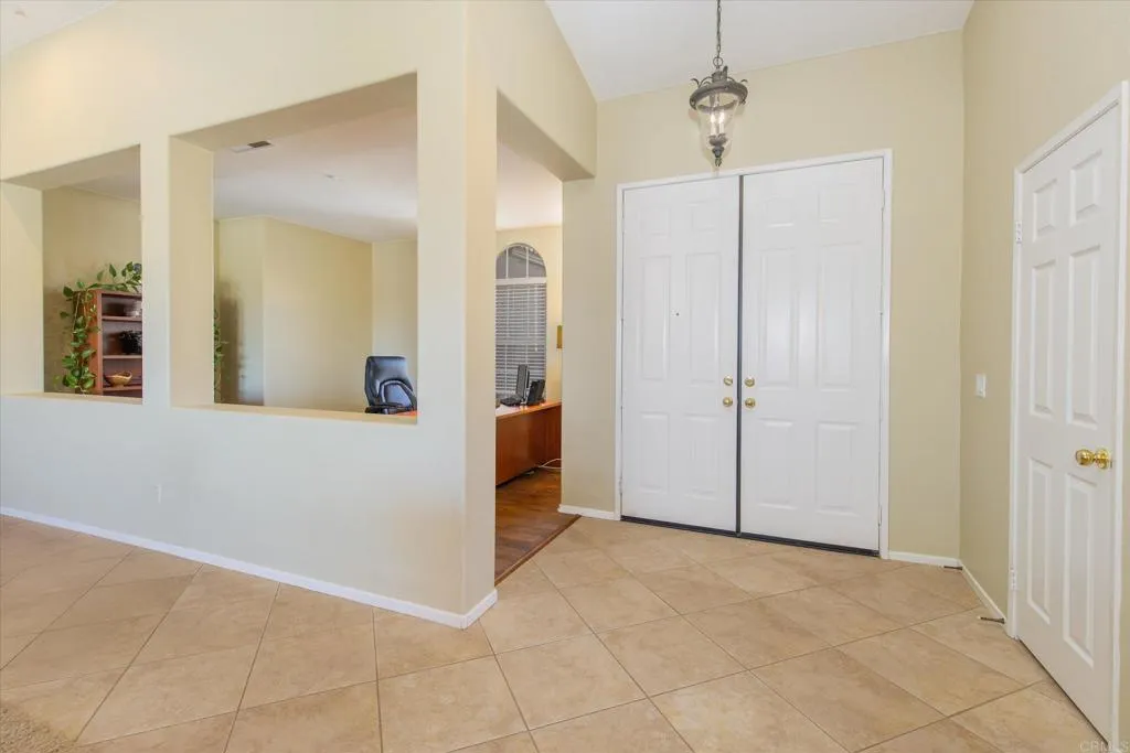 https://cdn.realtyfeed.com/cdn/127/306506688/fbb7ee3a1f2a2047bbd57cce364c1f0a.webp