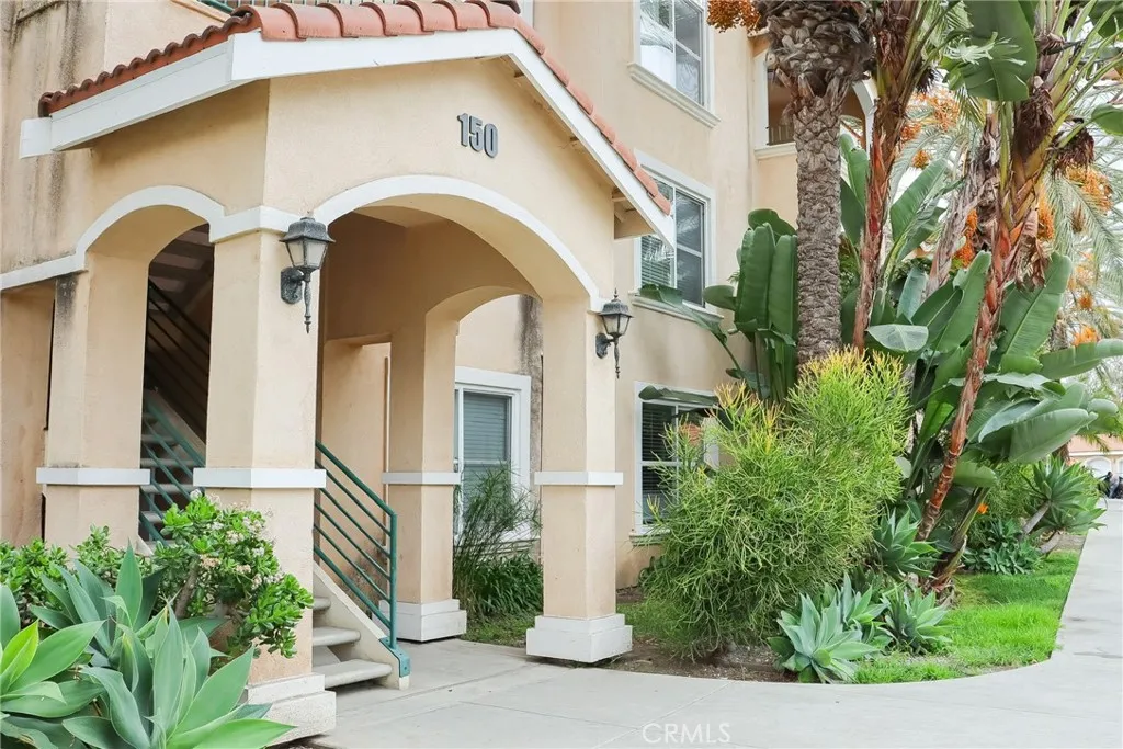 MLS: SW25172159 Condo For Sale