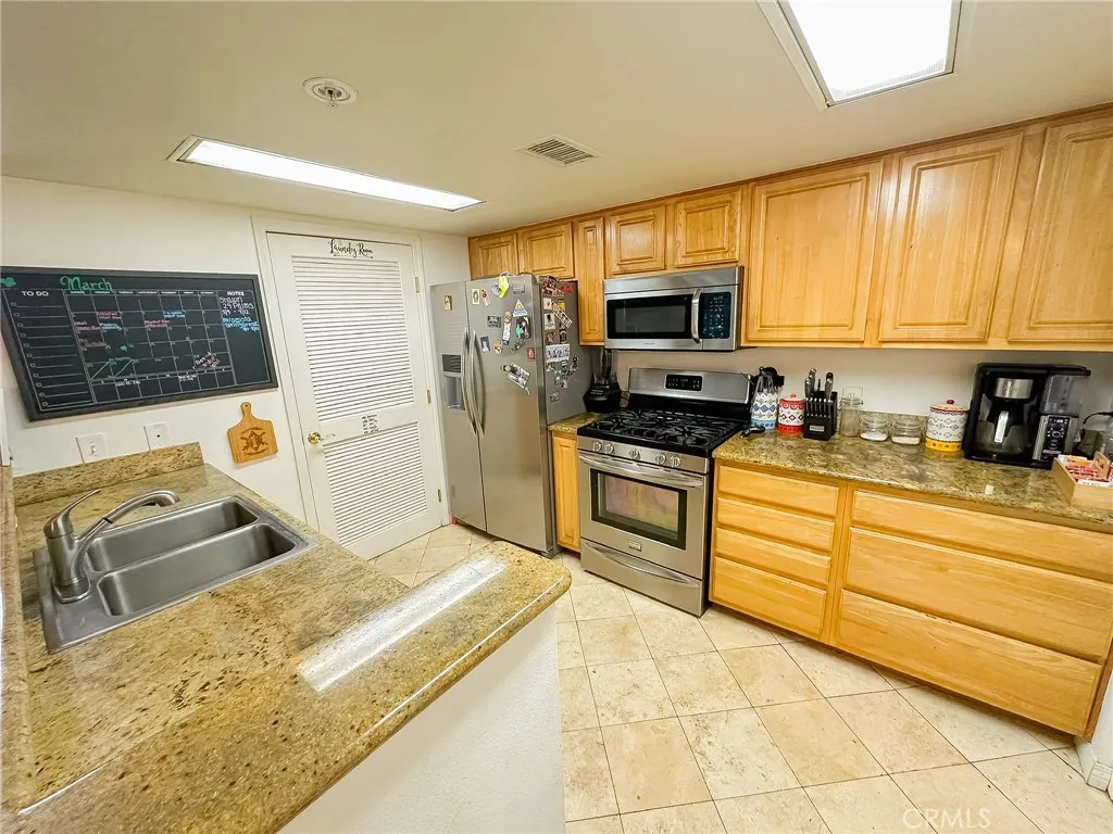 Photo #5: SW25172159 Listing 