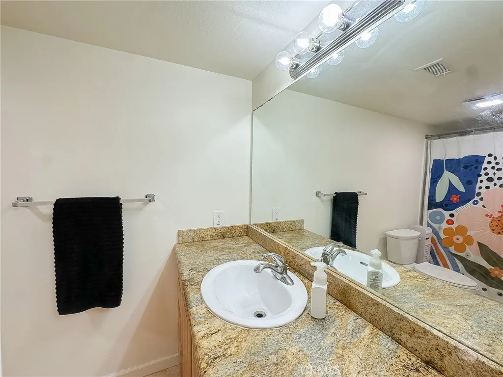 Photo #11: SW25172159 Listing: Photo #11
