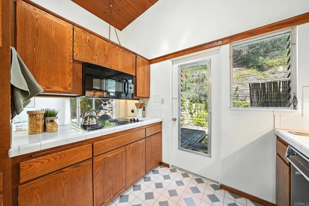 https://cdn.realtyfeed.com/cdn/127/306506778/b3dc67bf652c0b915056aae47c121296.webp