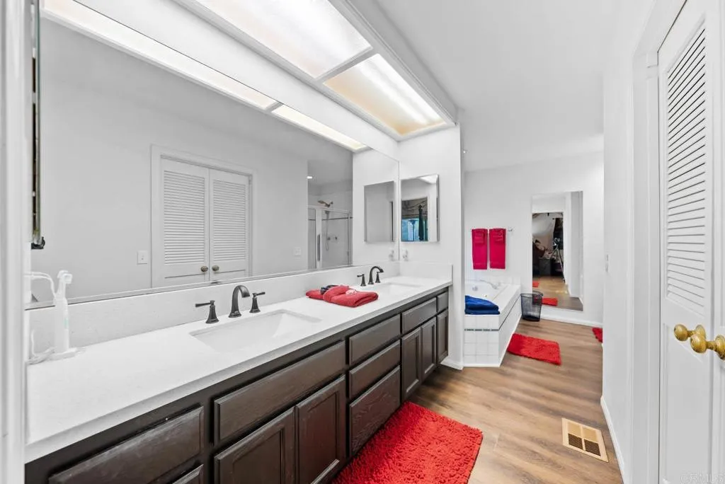 https://cdn.realtyfeed.com/cdn/127/306506849/c7e0911f0be9bc07865616b27a0f6d36.webp