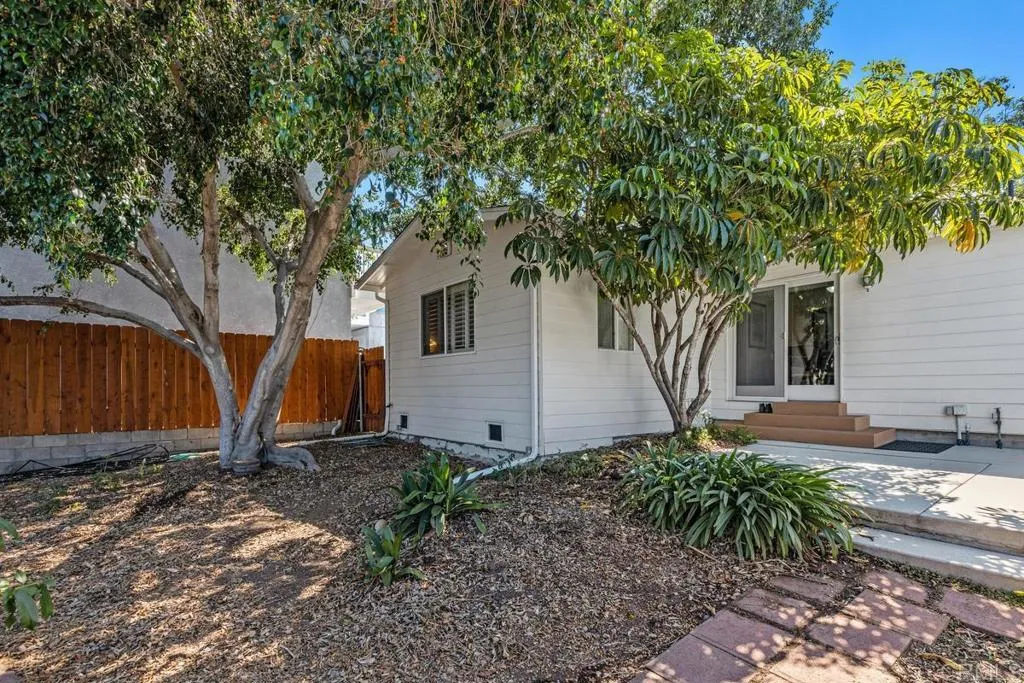 https://cdn.realtyfeed.com/cdn/127/306506911/9205f0eae0643dbf7a5d7597b2a7553c.webp