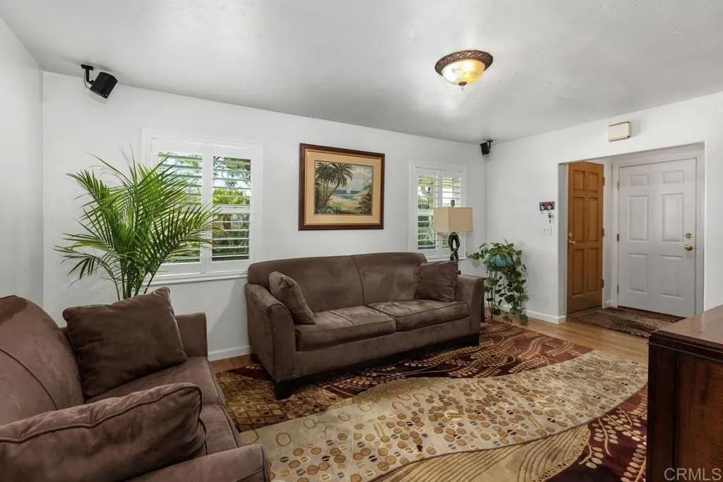 https://cdn.realtyfeed.com/cdn/127/306506911/b27f2b96350b012bfdf4b60f875f83b2.webp