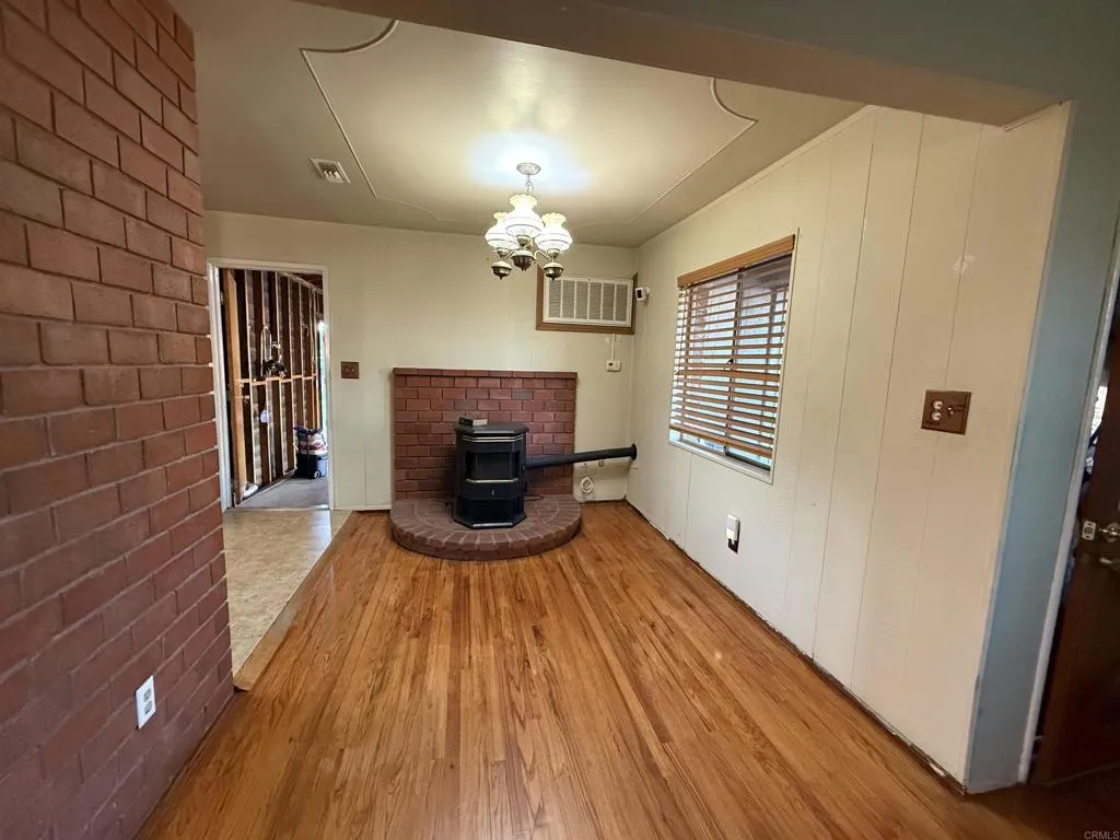 https://cdn.realtyfeed.com/cdn/127/306506985/7d6df37684630ed9785a51ea2326756c.webp