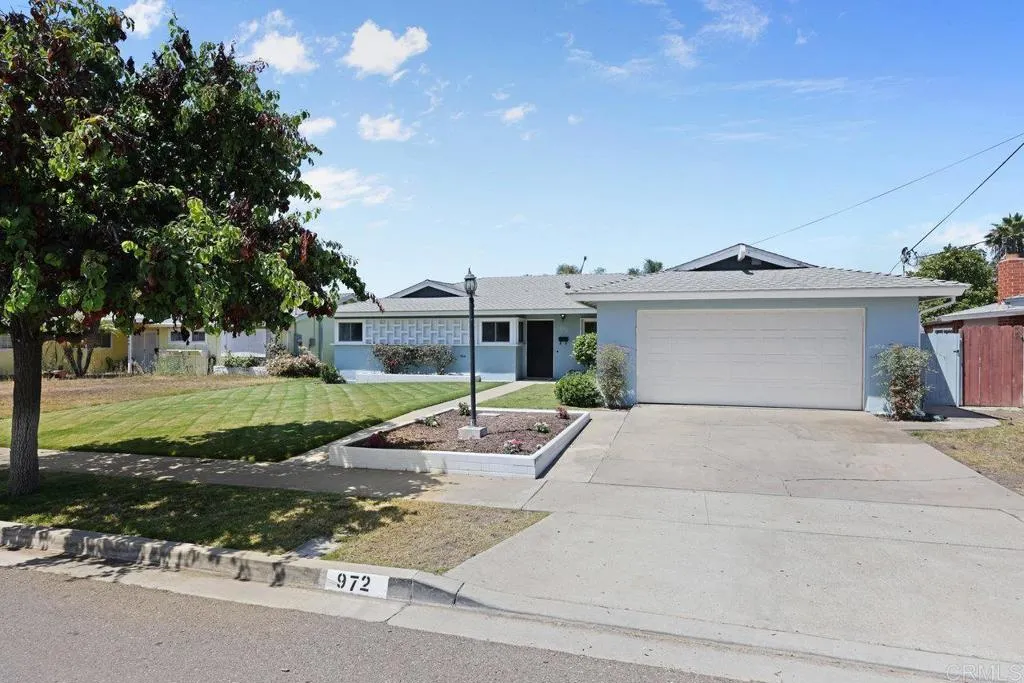 https://cdn.realtyfeed.com/cdn/127/306507117/0aa3060dd41ec024baeddd54d9ba217f.webp
