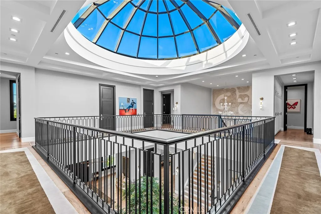 2100 Stratford Circle, Los Angeles, CA, 90077