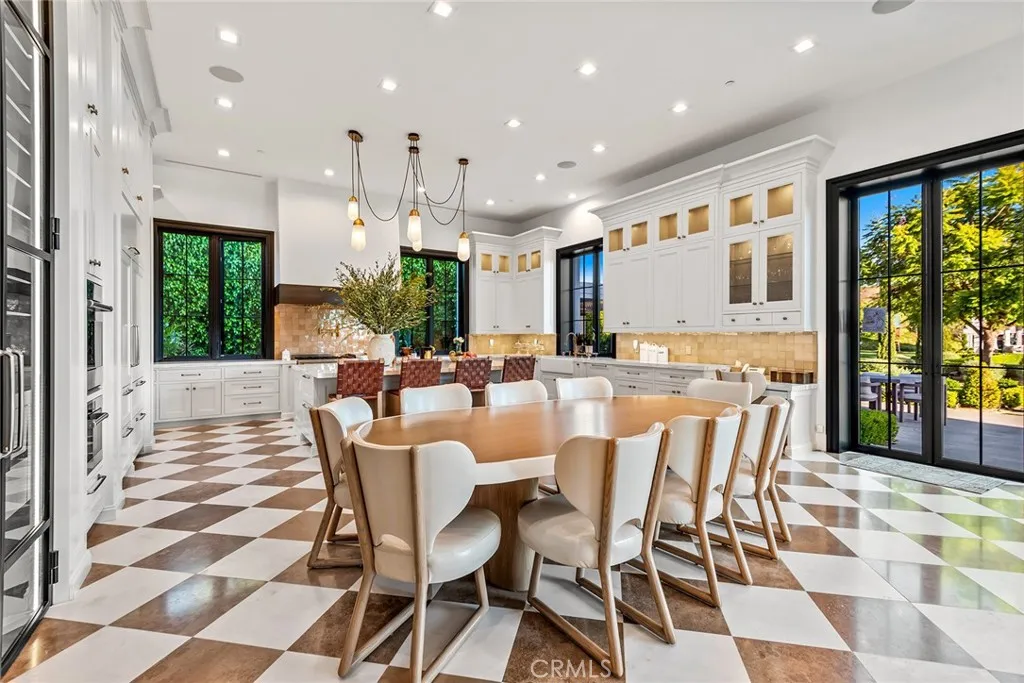 2100 Stratford Circle, Los Angeles, CA, 90077