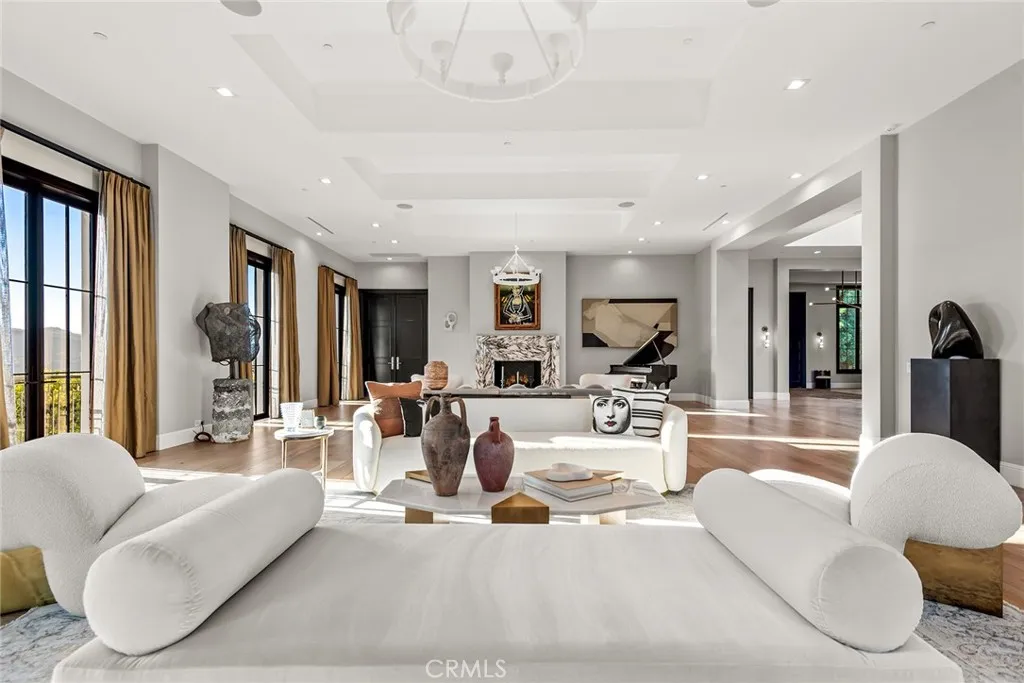 2100 Stratford Circle, Los Angeles, CA, 90077