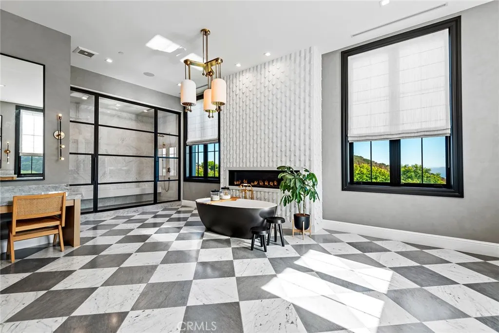 2100 Stratford Circle, Los Angeles, CA, 90077