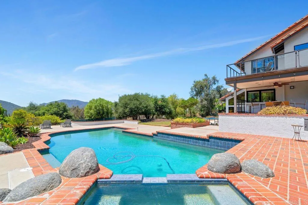 https://cdn.realtyfeed.com/cdn/127/306507283/7426e95df5dc2da39d5d0456fce1e6d6.webp