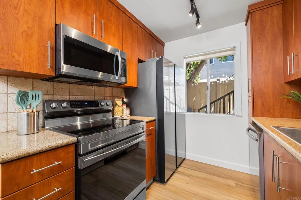 Photo #8: PTP2505823 Listing: Photo #8