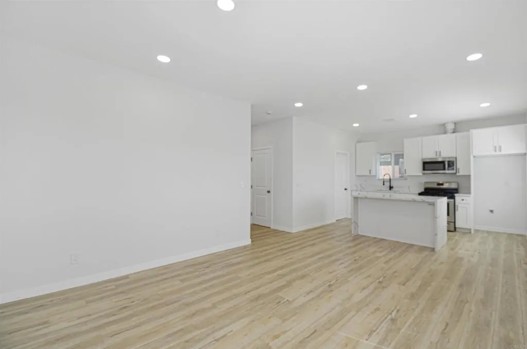 https://cdn.realtyfeed.com/cdn/127/306507415/92d3c384cd4386ce9e937e536c33c1bf.webp